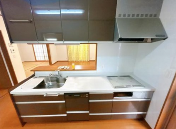 福山市向陽町、中古一戸建てのキッチン画像です