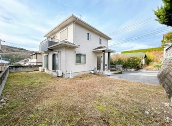 福山市向陽町、中古一戸建ての外観画像です