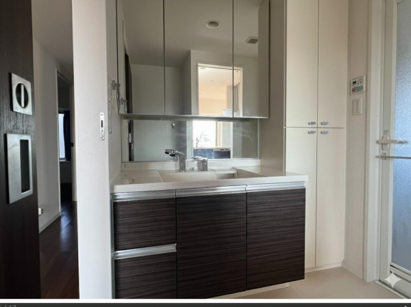 福山市南蔵王町、マンションの画像です