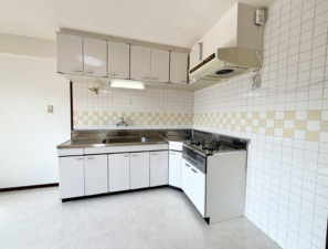 福山市沖野上町、マンションの画像です