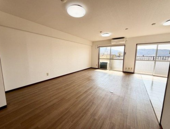 福山市沖野上町、マンションの画像です