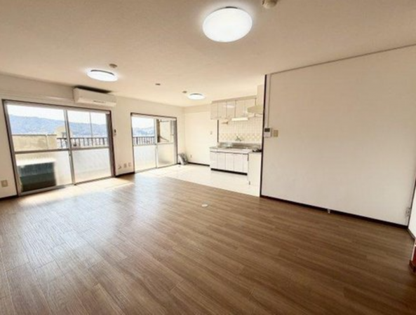 福山市沖野上町、マンションの画像です