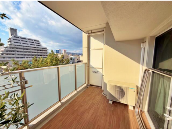 福山市東桜町、マンションの画像です