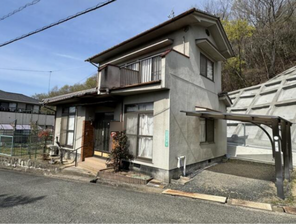 福山市緑陽町、中古一戸建ての画像です