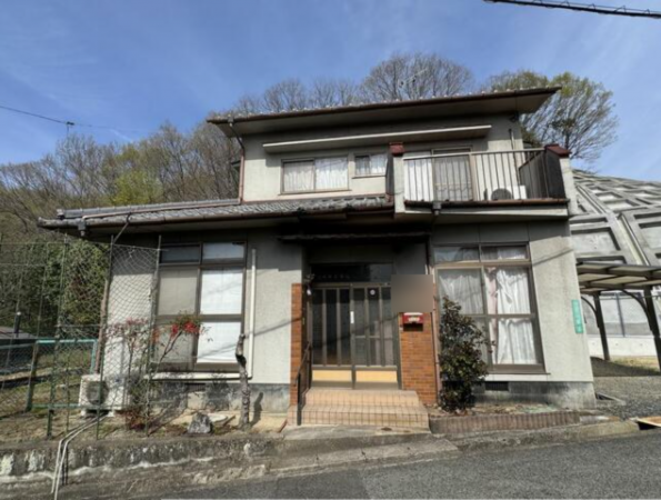 福山市緑陽町、中古一戸建ての画像です