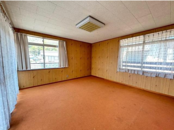 福山市山手町、中古一戸建ての画像です