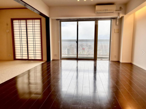 福山市東桜町、マンションの画像です