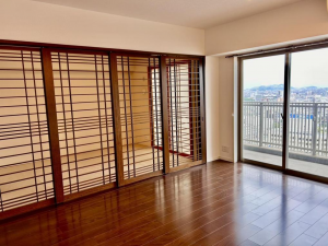 福山市東桜町、マンションの画像です