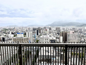 福山市東桜町、マンションの画像です