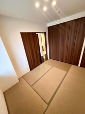 福山市東桜町、マンションの画像です