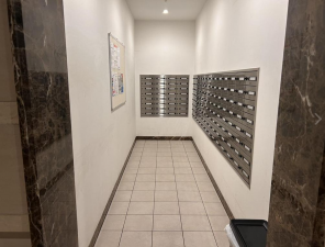 福山市東桜町、マンションの画像です