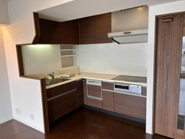 福山市東桜町、マンションの画像です