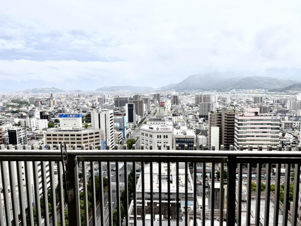 福山市東桜町、マンションの画像です