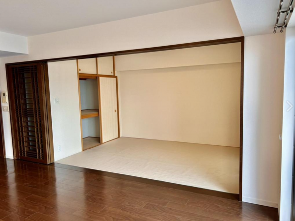 福山市東桜町、マンションの画像です