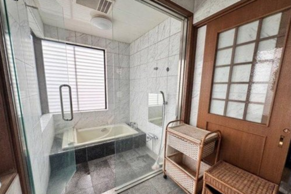 福山市南蔵王町、中古一戸建ての画像です
