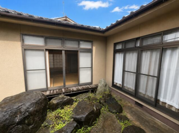 福山市西新涯町、中古一戸建ての画像です