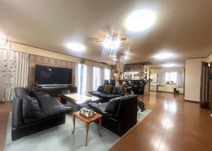 福山市平成台、中古一戸建ての画像です