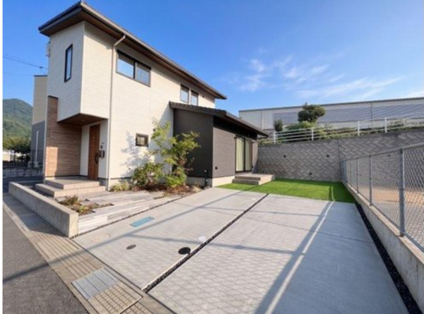 福山市蔵王町、中古一戸建ての画像です