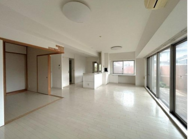 福山市三吉町、マンションの画像です