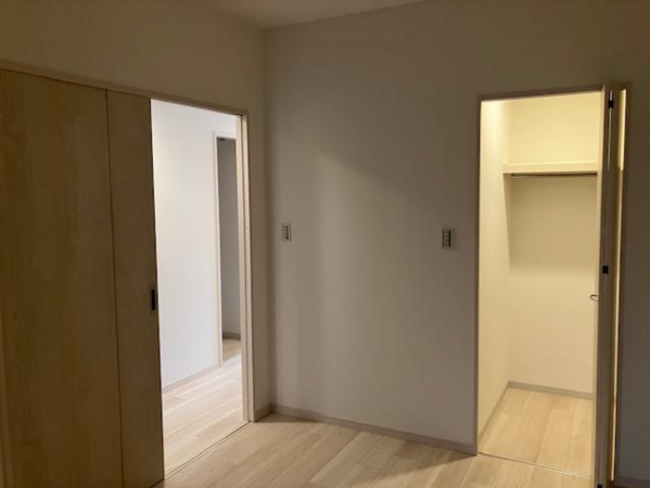 福山市東桜町、マンションの画像です