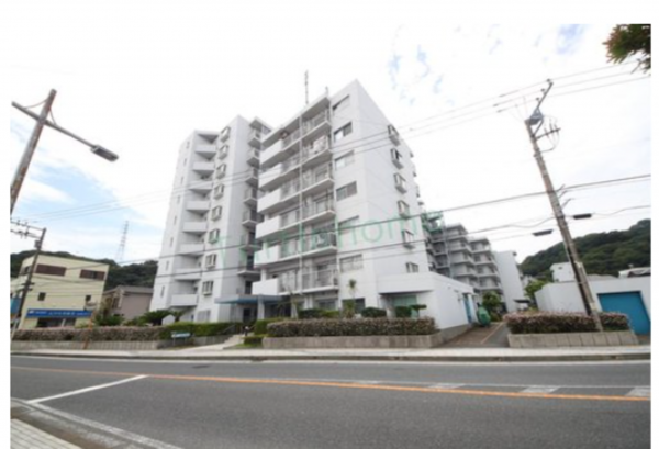 横須賀市久里浜、マンションの外観画像です