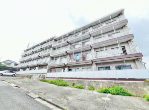 横須賀市汐見台、マンションの外観画像です