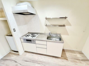 横須賀市汐見台、マンションのキッチン画像です