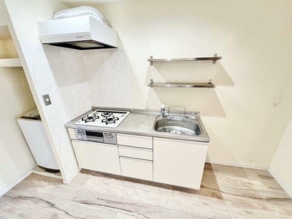 横須賀市汐見台、マンションのキッチン画像です