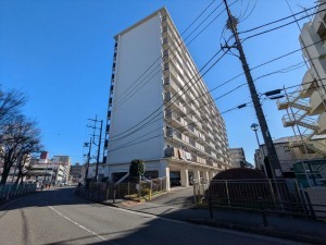 横須賀市根岸町、マンションの外観画像です