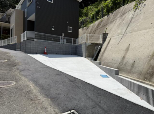 横須賀市西浦賀、新築一戸建ての駐車場画像です