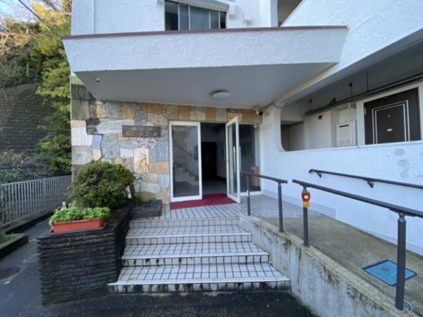 横須賀市大津町、マンションのエントランス画像です