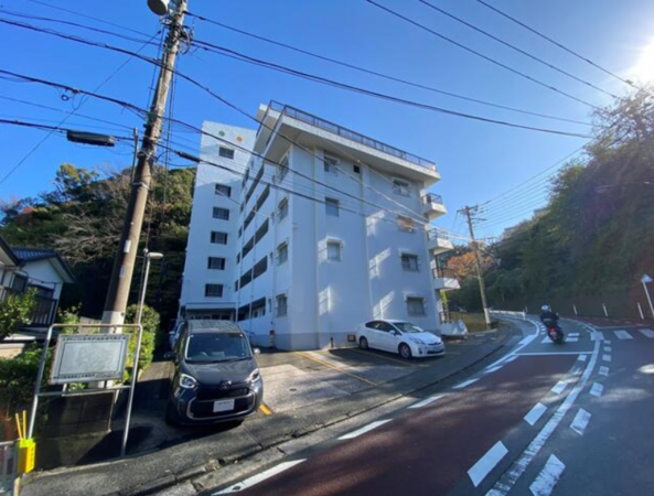 横須賀市大津町、マンションの外観画像です