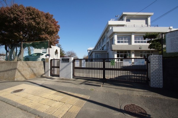 横須賀市森崎、中古一戸建ての小学校画像です
