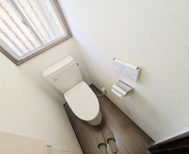 横須賀市ハイランド、中古一戸建てのトイレ画像です