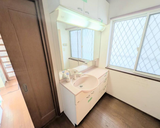 横須賀市ハイランド、中古一戸建ての洗面画像です