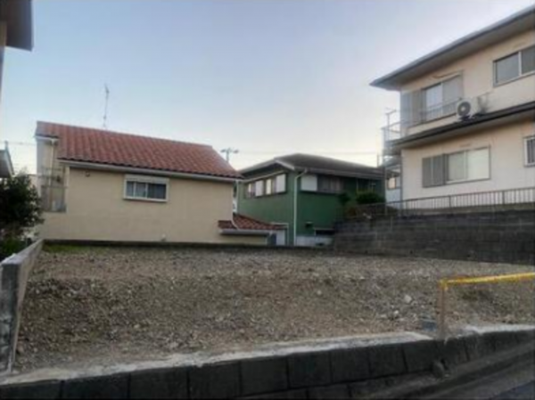 横須賀市粟田、土地の外観画像です