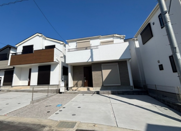 横須賀市長沢、新築一戸建ての外観画像です