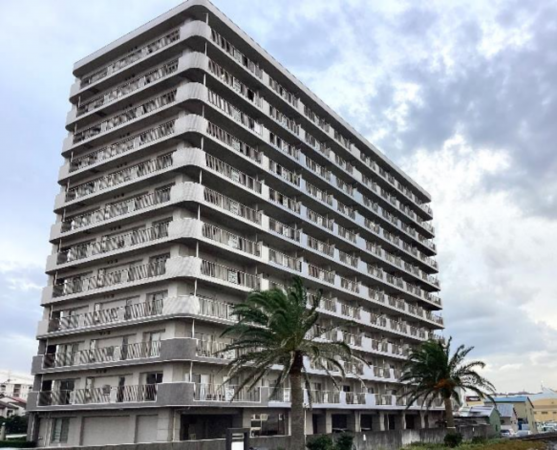 横須賀市馬堀海岸、マンションの外観画像です