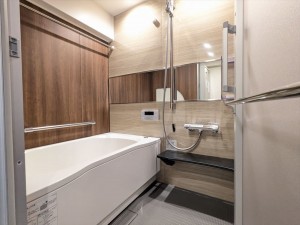 横須賀市根岸町、マンションの風呂画像です