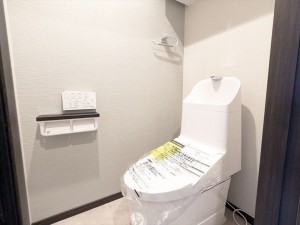横須賀市根岸町、マンションのトイレ画像です