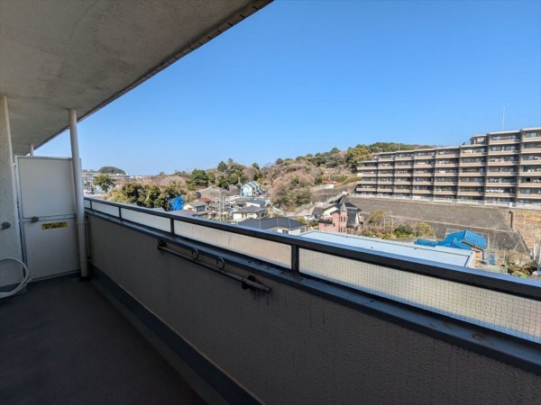 横須賀市根岸町、マンションのバルコニー画像です