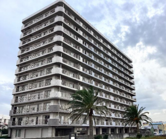 横須賀市馬堀海岸、マンションの外観画像です
