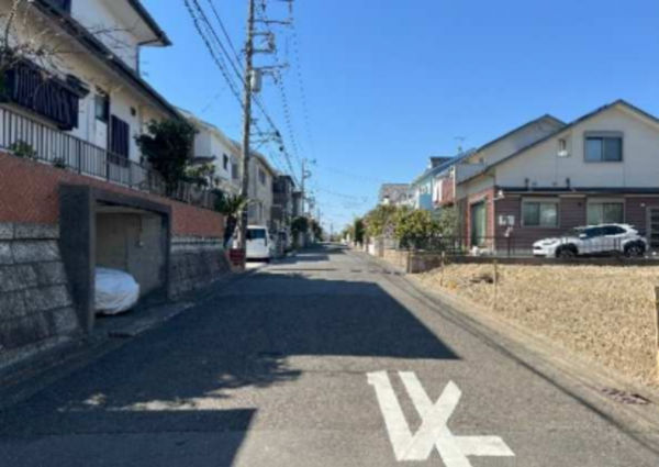 横須賀市桜が丘、土地の前面道路を含む現地写真画像です