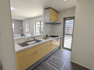 横須賀市岩戸、中古一戸建てのキッチン画像です