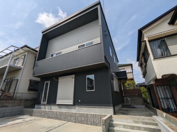 横須賀市岩戸、中古一戸建ての外観画像です