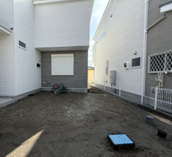横須賀市長沢、新築一戸建ての駐車場画像です