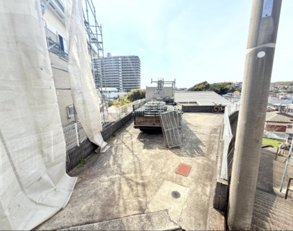 横須賀市武、中古一戸建ての駐車場画像です