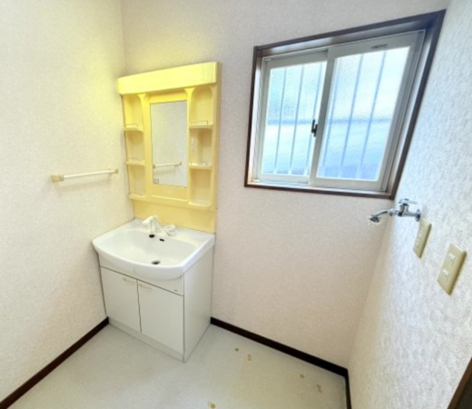 横須賀市武、中古一戸建ての洗面画像です