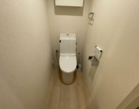 横須賀市公郷町、マンションのトイレ画像です