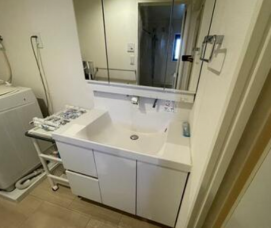 横須賀市公郷町、マンションの洗面画像です